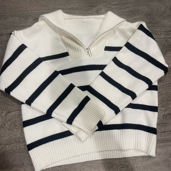 Sweaters - Striped Sweater with Collar Zipper